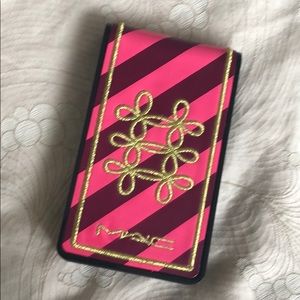 MAC nutcracker sweet peach face compact